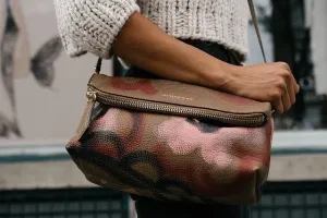 Krem BB - co to jest, jak go używać i jaki wybrać? Poradnik dla każdego typu cery